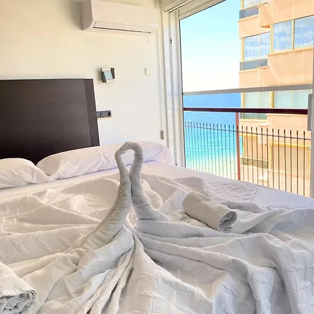 1ª Linea De Levante. Iberia Apartmán *